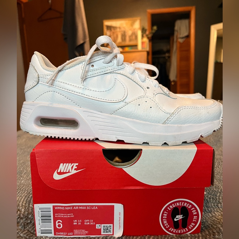 Women’s Nike air max SC Lea size 6. White.
